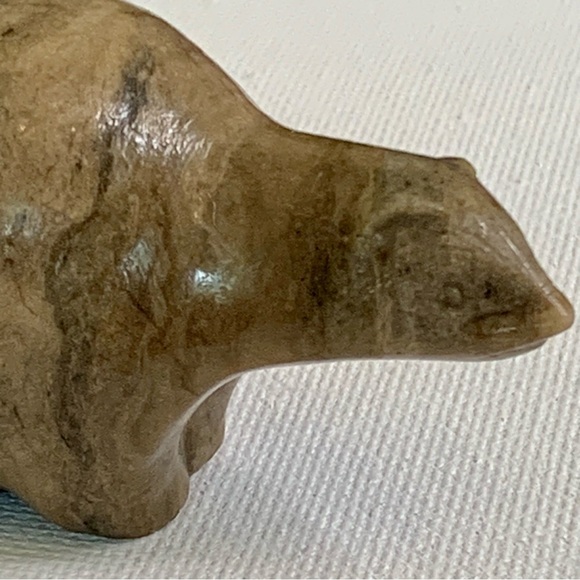 Vintage Raccoon Fetish Canadian Inuit Hand Carved Native Animal Sculpture 2.75" - Picture 10 of 16